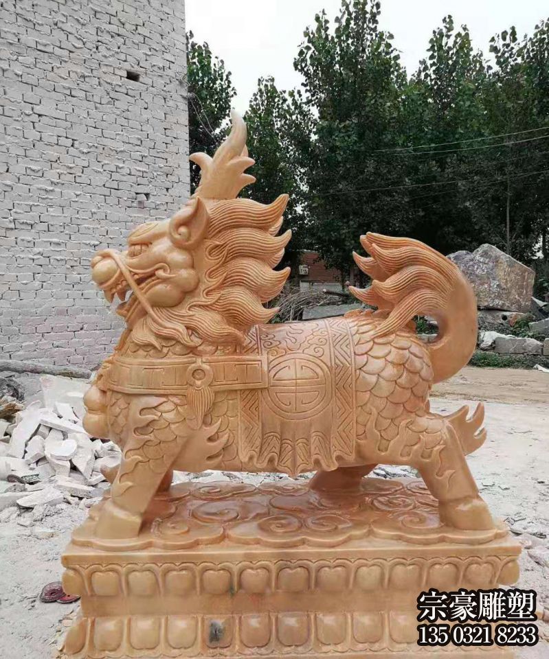 晚霞红石雕别墅镇宅麒麟雕塑 晚霞红石雕别墅镇宅麒麟雕塑