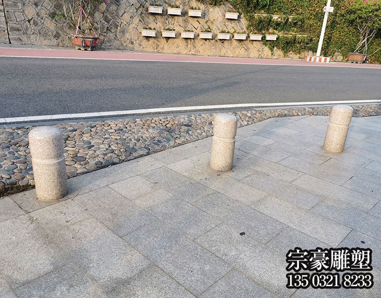 花岗岩广场挡车石柱子 花岗岩广场挡车石柱子