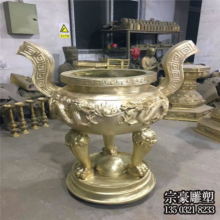两耳三足铸铜鼎 两耳三足铸铜鼎