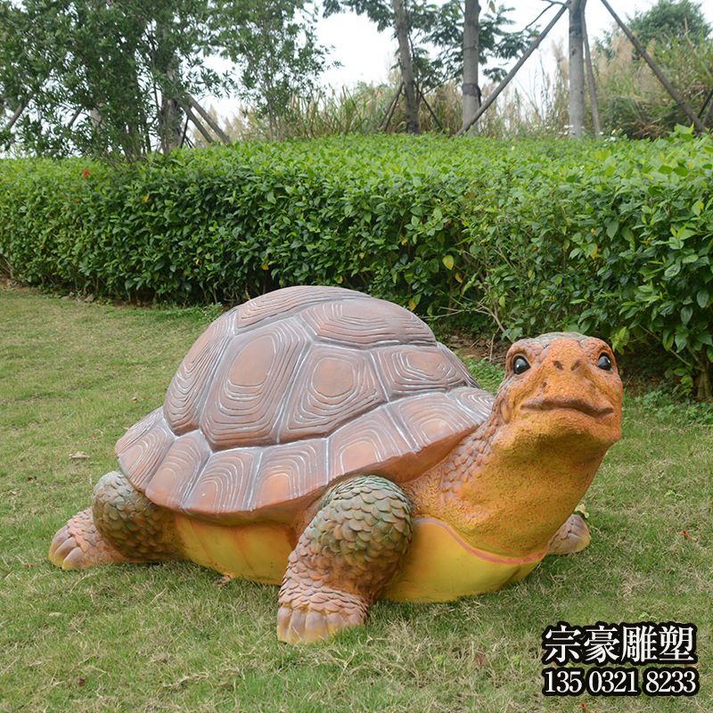 景区草坪玻璃钢仿真动物爬行的乌龟雕塑