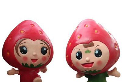 玻璃钢卡通草莓公仔雕塑