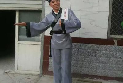 店小二玻璃钢仿真迎宾人物雕塑